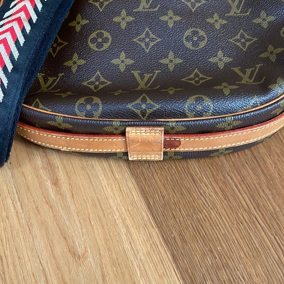 Louis Vuitton Vintage Authentic Handbag - Picture 6 of 16